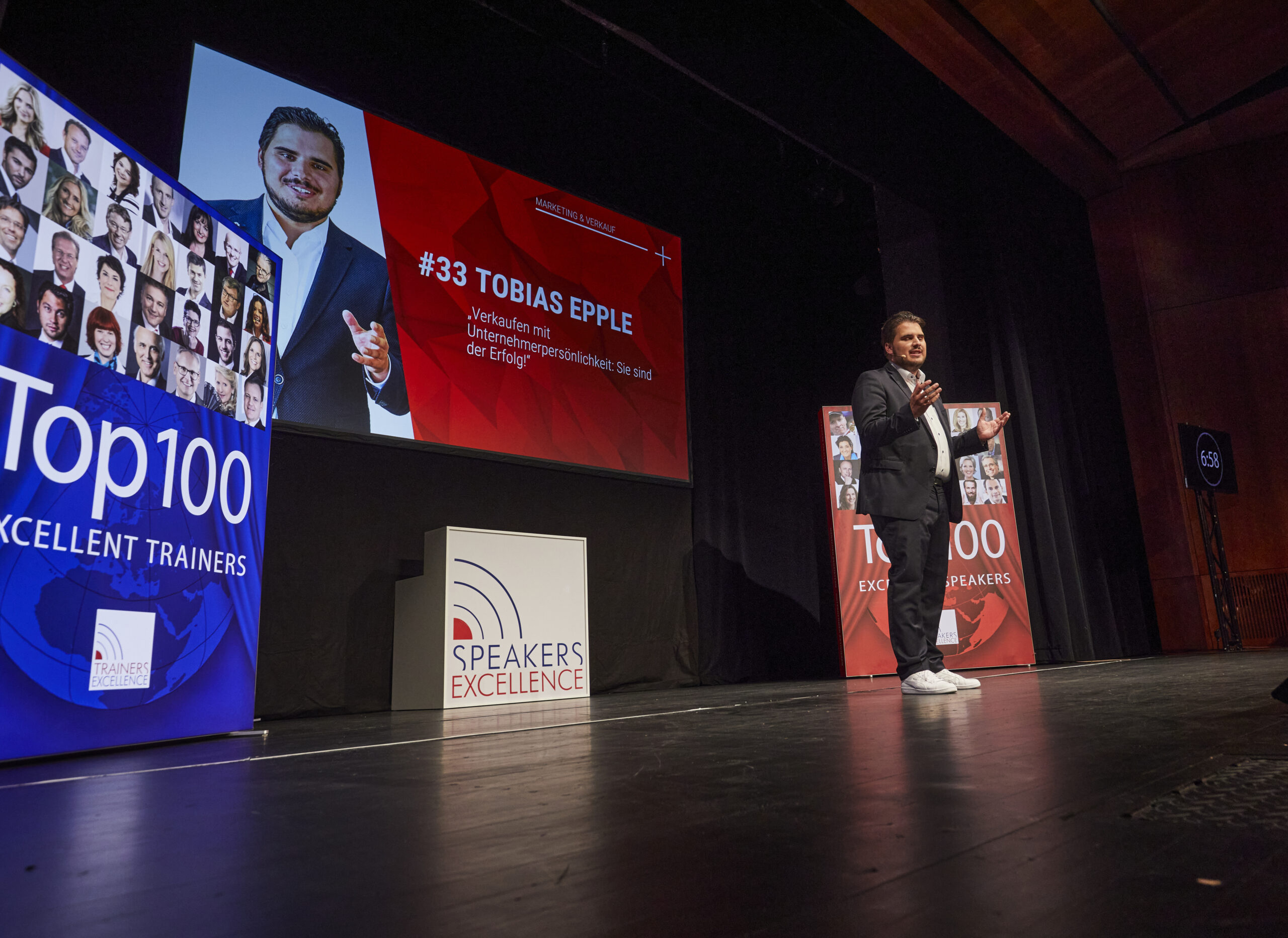 Tobias Epple auf der Bühne bei Speakers Excellence